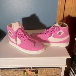Women's Nike High Tops 9.5